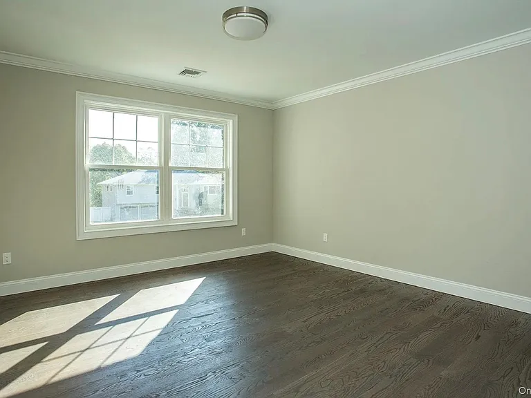 28 Fern Dr E — Photo 9