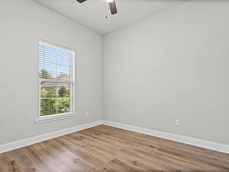 950 Gibson Ct — Photo 11