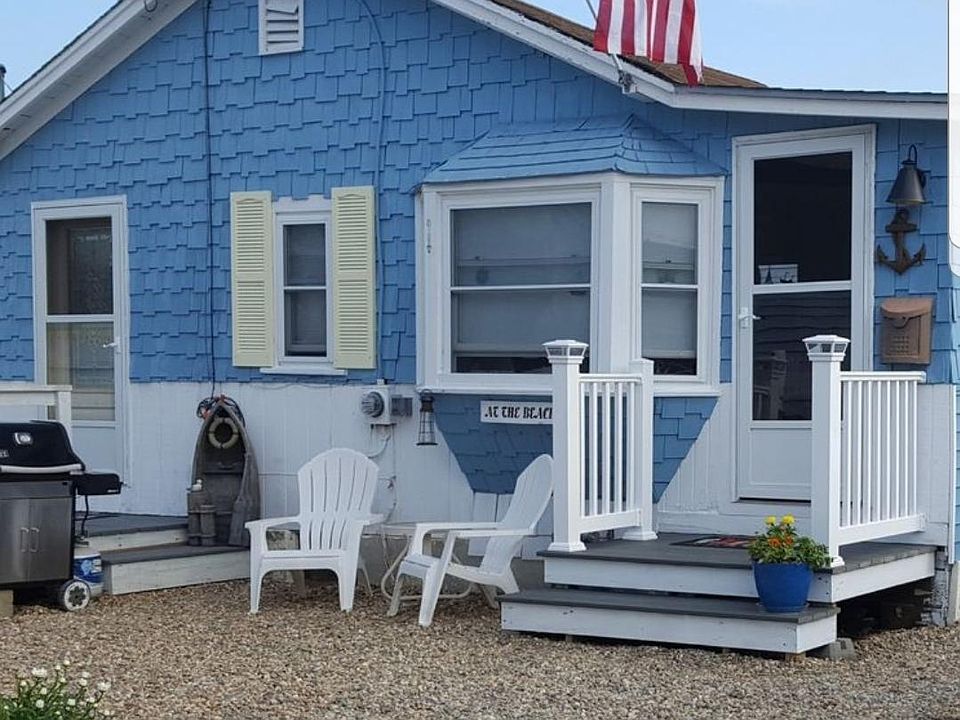 2nd image of 11 Johnson Ave #R