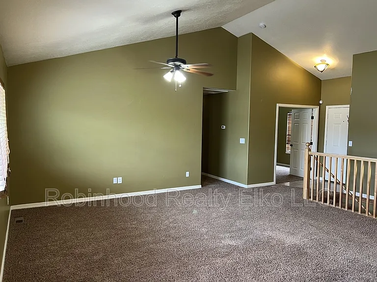214 Brookwood Dr — Photo 6