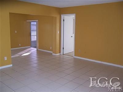 3rd image of 807 Gardenside Ct