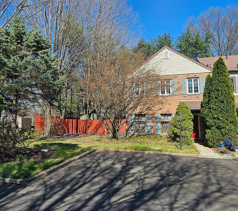1st image of 176 Kenton Dr