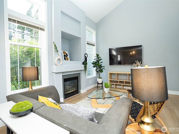 3rd image of 4815 NE 5th Street