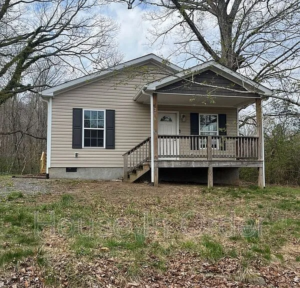 208 Fountain Way — Photo 1