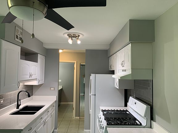 3rd image of 1375 Rebecca Dr APT 106
