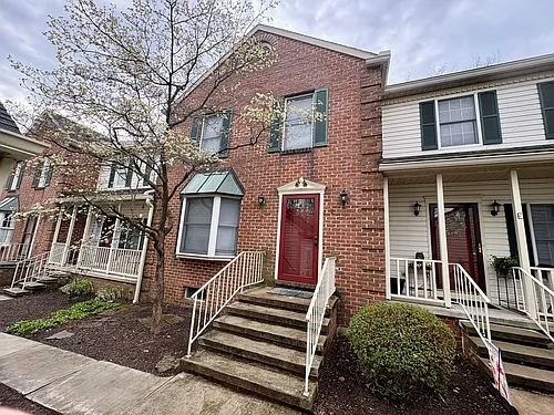 2045 Raleigh Rd #D Photo 1
