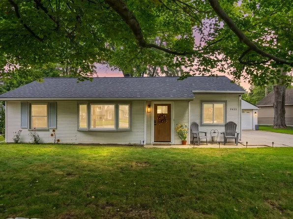 3422 Watkins Lake Rd, Waterford, MI 48328