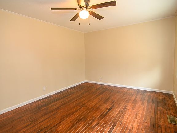 5th image of 33109 Boston Rd