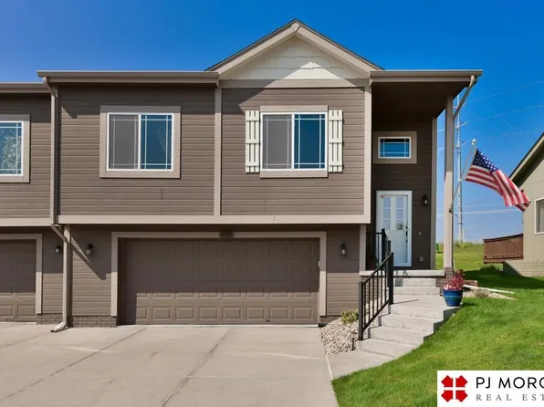 14313 Wood Valley Dr, Omaha, NE 68142