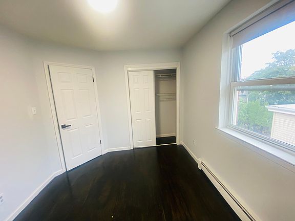 4th image of 192 Bay 28th St #3F