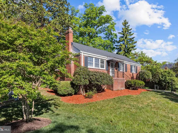 2520 Buckelew Dr, Falls Church, VA 22046
