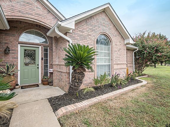 3rd image of 19393 Sandhill Ln