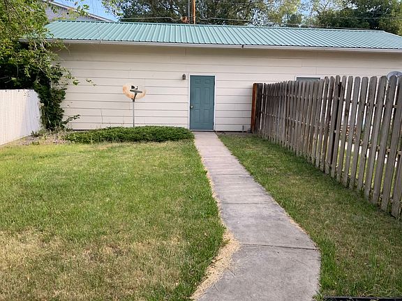 5th image of 2204 Strand Ave #B