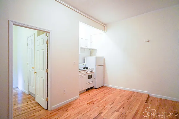 Rented by City Connections Realty | media 14