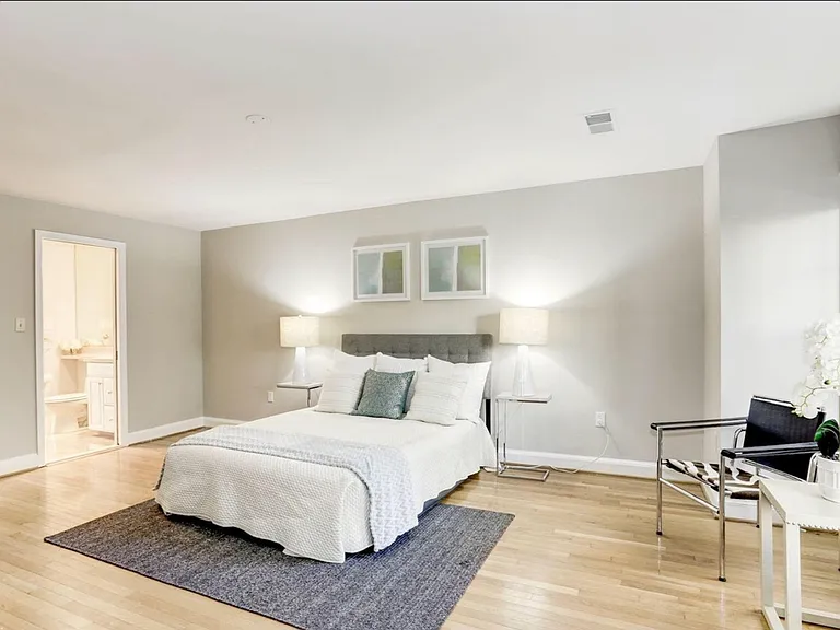 3628 Reservoir Rd NW — Photo 9