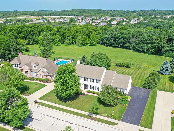 2nd image of 1836 Tallgrass CIRCLE