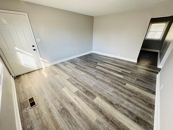 4th image of 717 Kent Dr APT A