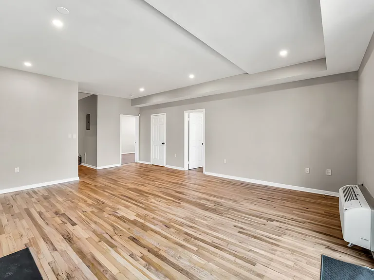 44 Sherman Ave #5G — Photo 11