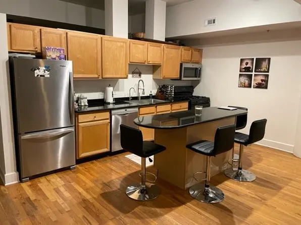 165 N Canal St APT 1301, Chicago, IL 60606