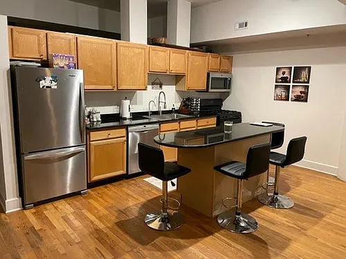 165 N Canal St #1301 Photo 1