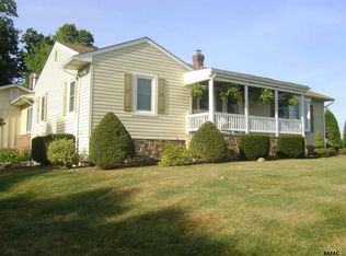 4625 Grandview Rd, Hanover, PA 17331