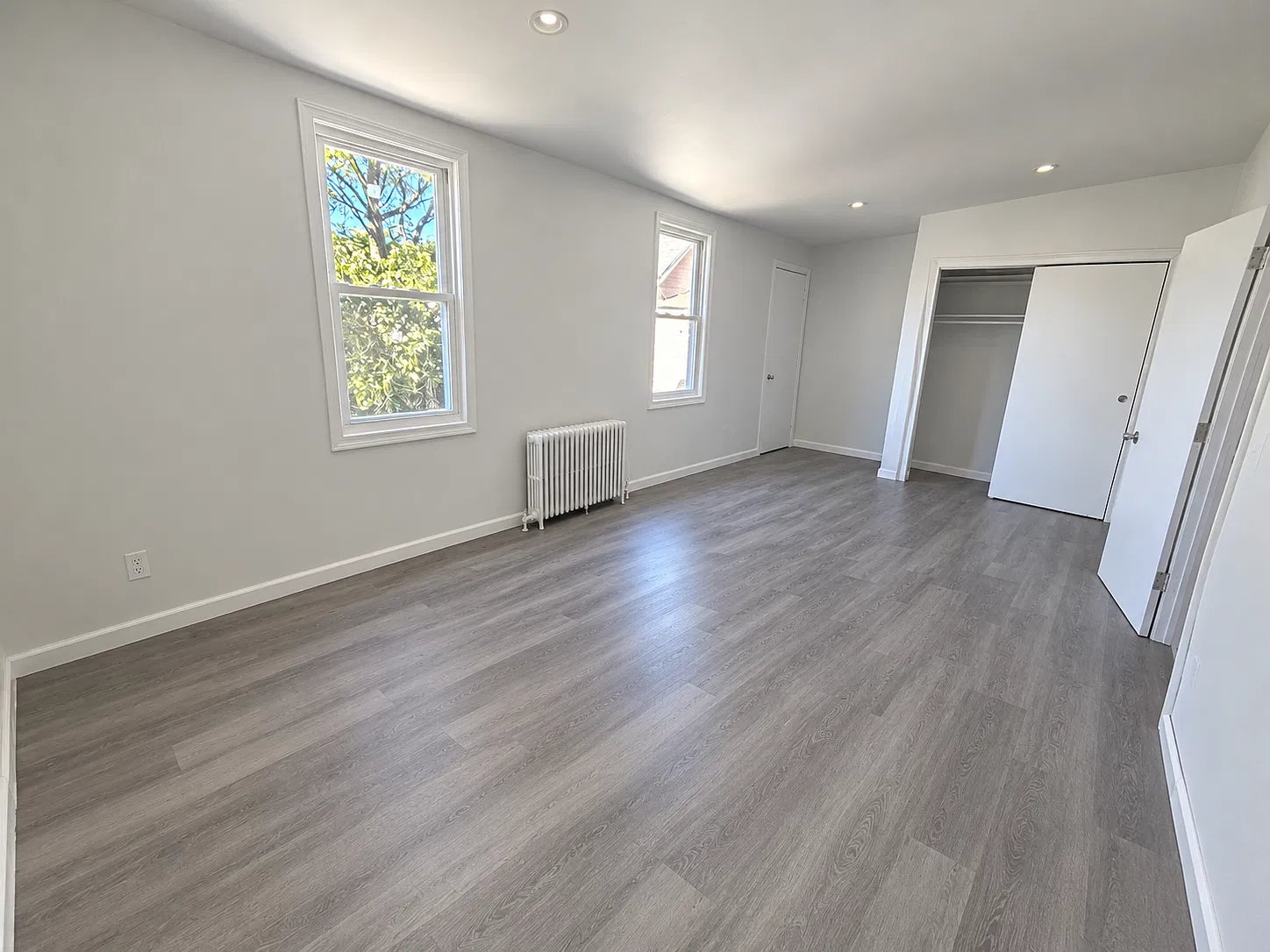 3 bed, 900 sqft, $3,000 — Photo 1
