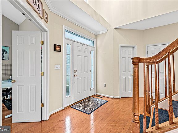 5th image of 17071 Anns Brook Ct