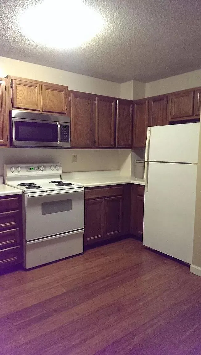 2 bed, 1000 sqft, $2,625 — Photo 3