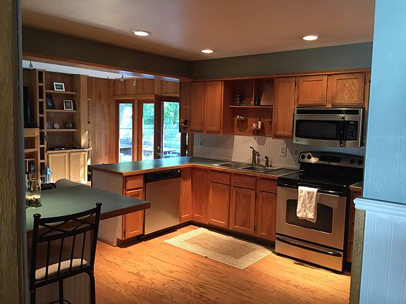 5th image of 678 Westshire Ct NW