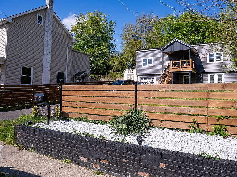 315 Warren St — Photo 2
