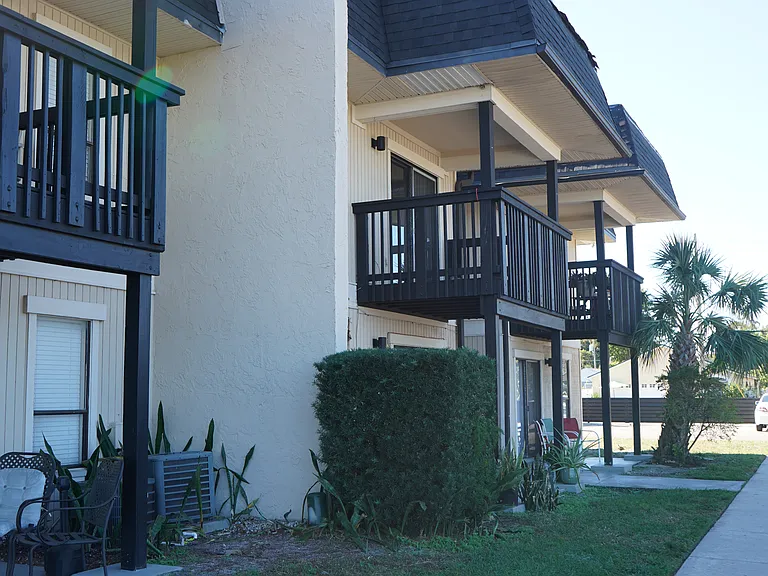 Royal Bay Apartments — Photo 14