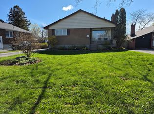 12 Campbell Cres, Kingston, ON K7M 1Z5