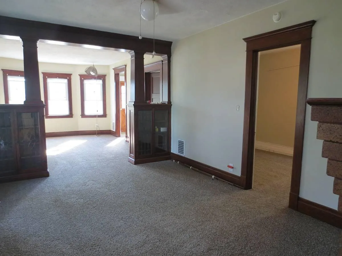 761 McKinley Pkwy photo 1