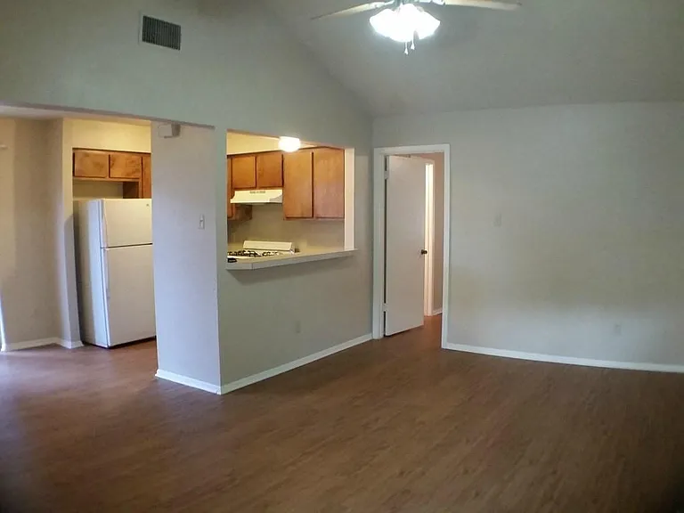 2116 Gaston Place Dr — Photo 6
