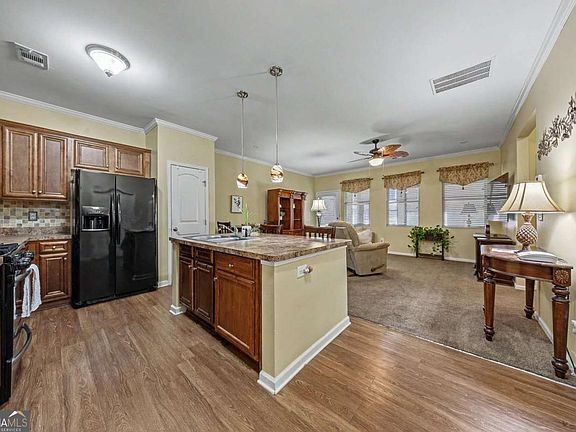 2nd image of 518 Riverview Ln
