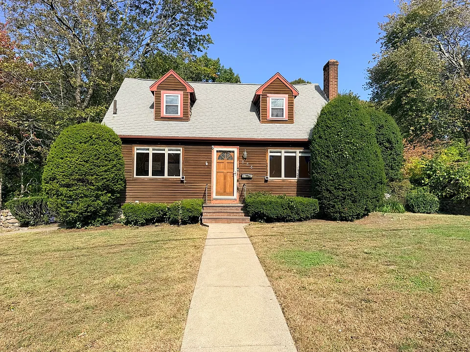 484 Elm St #0