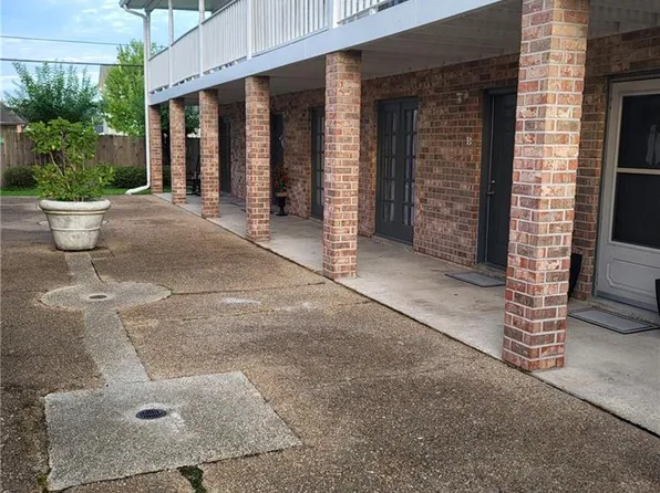 56 Carriage Ln APT C, Destrehan, LA 70047