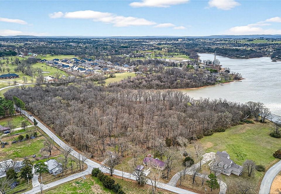 1st image of E Lake Rd