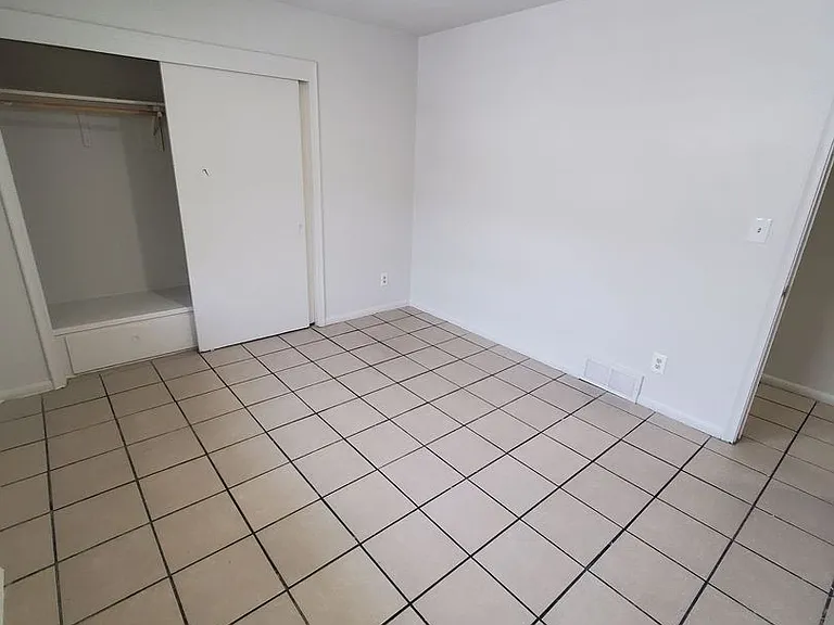 5541-5543 N 35th St. (Duplex) — Photo 4