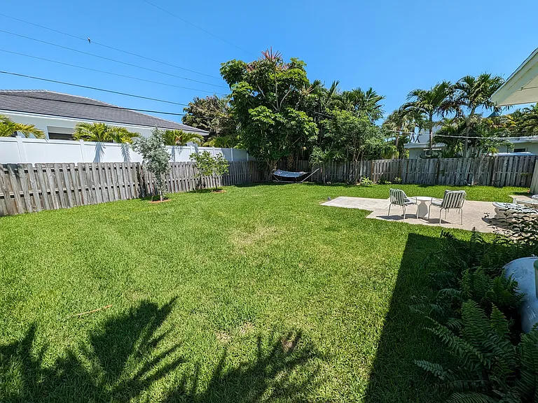 177 NE Spanish Ct — Photo 39