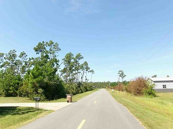 Exterior Neighborhood (street photo)