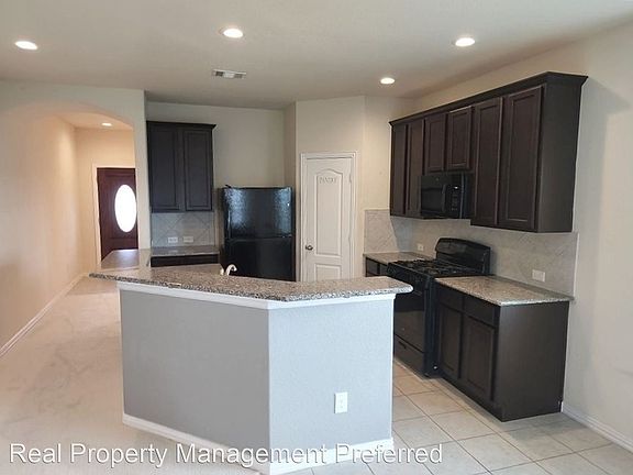 2nd image of 2106 Del Mar Dr