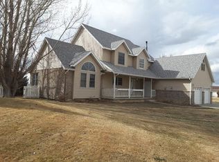 337 Miller Rd, Glenrock, WY 82637
