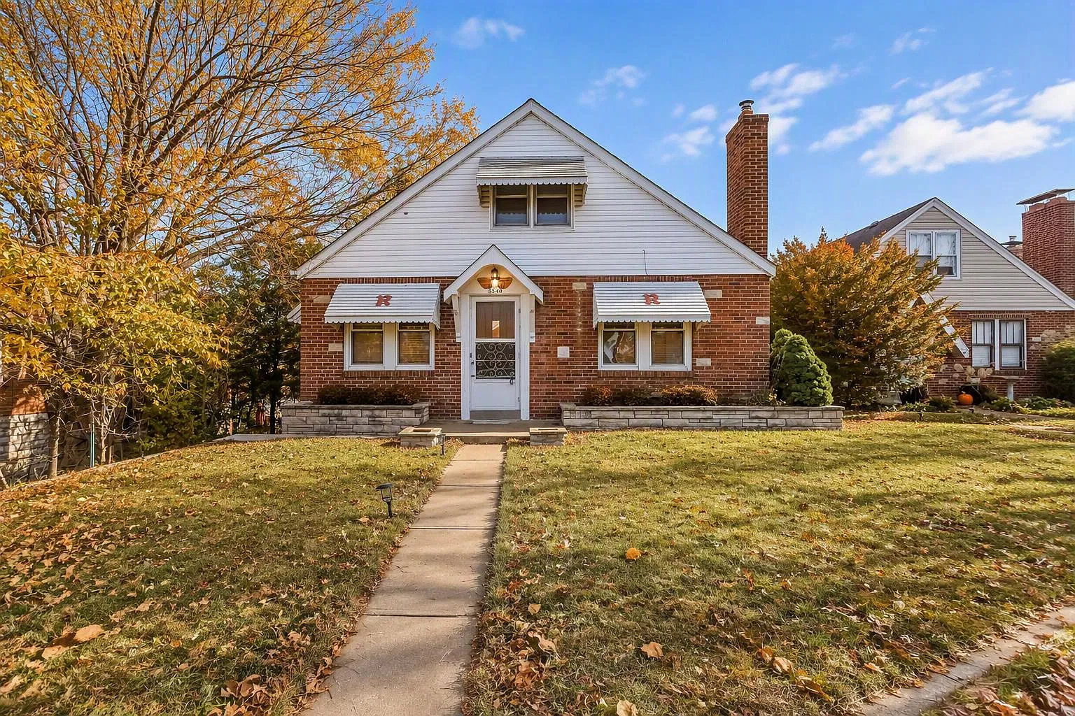 3 bed, 1.0 bath, 1400 sqft, $1,595 — Photo 1
