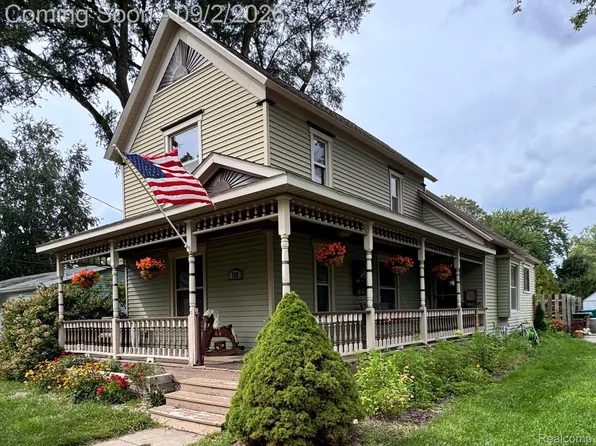 158 W 1st St, Perry, MI 48872