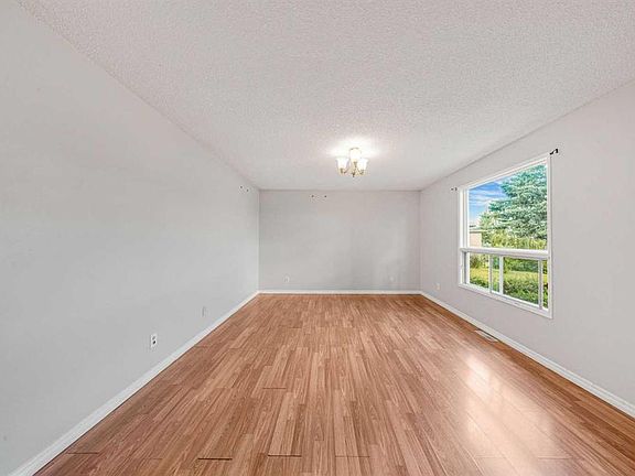 4th image of 292 S Falshire Way NE