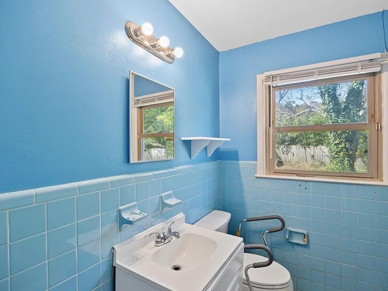 904 Beverly Dr — Photo 10