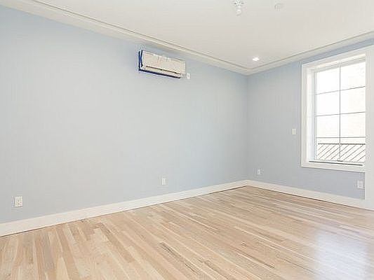 3rd image of 306 Mac Dougal St #4B