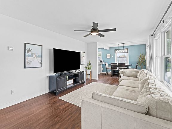 4th image of 28 Drexel Ave
