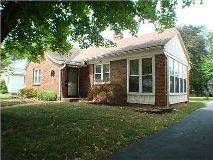 1st image of 421 S Lincoln Park Dr